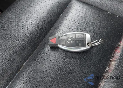 2014 Mercedes-Benz C 300 Luxury 4Matic/Sport 4Matic z USA, uszkodzony, nr VIN WDDGF8AB2EA937399